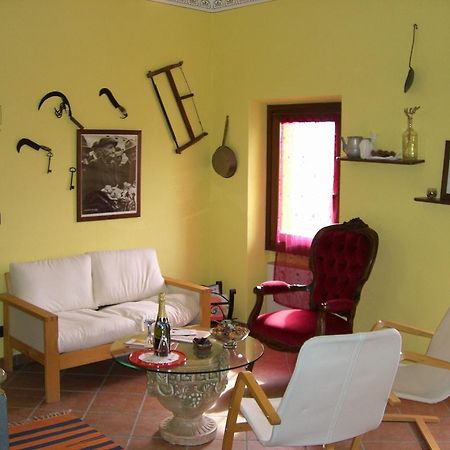 Arco Dei Nobili Bed & Breakfast Monforte dʼAlba Exterior foto