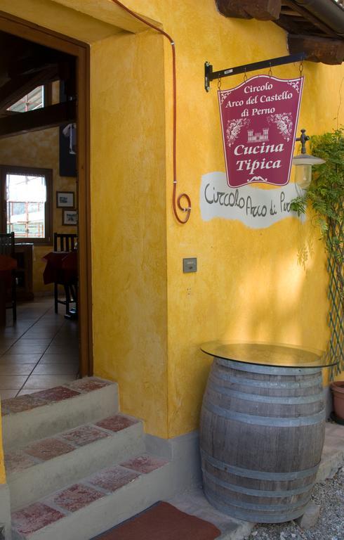 Arco Dei Nobili Bed & Breakfast Monforte dʼAlba Exterior foto